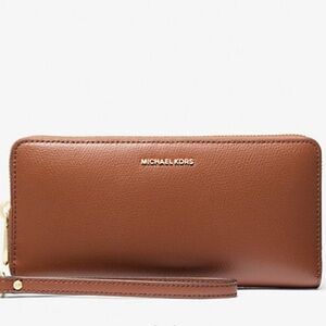 Never used! ▶️ Michael Kors ◀️ Jet Set Travel Large Leather Continental Wallet